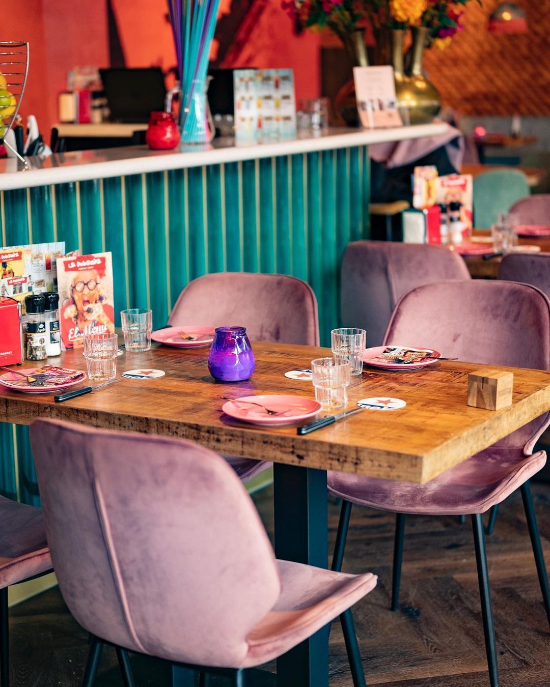 JOEHOEEEEE! 💃🏼

Voor wie staat deze tafel klaar?! 😍
Samen lekker een avondje onbeperkt tapas! ✨

Reserveren kan via www.lacubanita.nl! 

#lacubanita #cuba #onbeperkttapas #tapasymas #sangria #cocktails #lekkereten #lavidaesuncarnaval