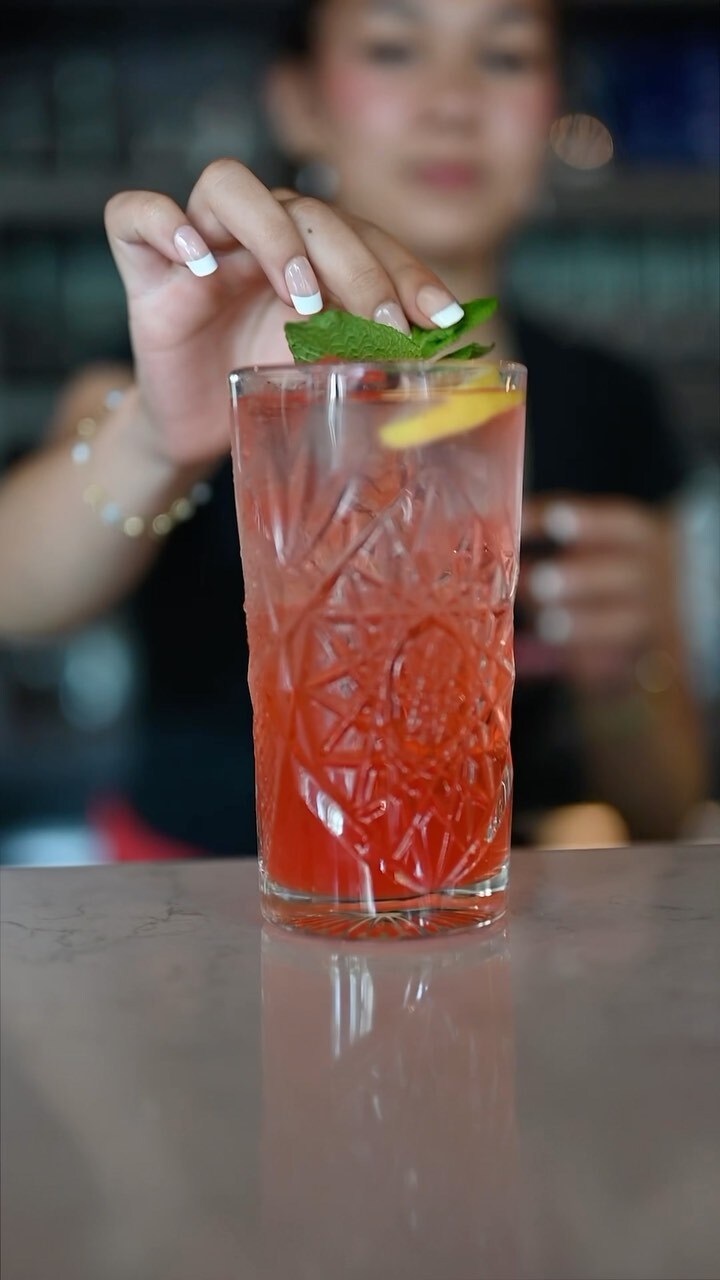 CUBA’S FAVORITEEE! 😋🤭
Dé favoriete cocktail van La Cubanita is… De Watermelon Fizz! 🍉

Deze heerlijke versnapering wordt by far het meeste besteld! 

Wat is jouw all-time favorite cocktail? 😋

#LaCubanita #cocktails #cubanita #lekkereten #proost #drinken #cheers #onbeperkttapas #feestje